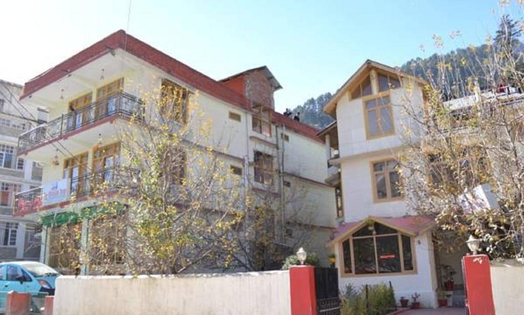 Hotel Ocean Inn Manāli Kültér fotó