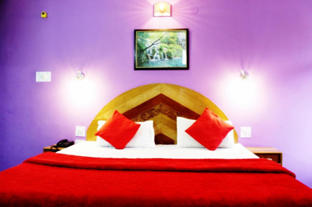 Hotel Ocean Inn Manāli Kültér fotó
